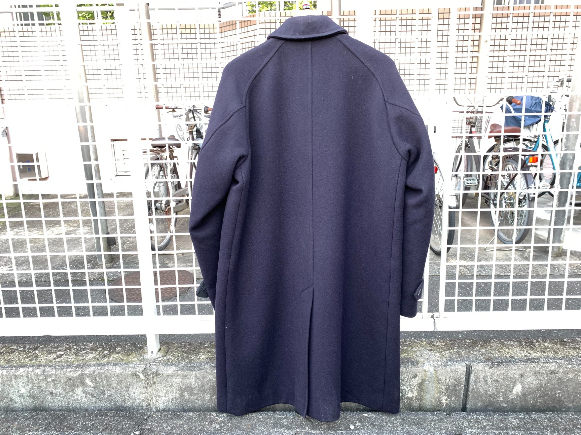 COMOLI/コモリ】キャバリーメルトンバルカラーコートのご紹介です