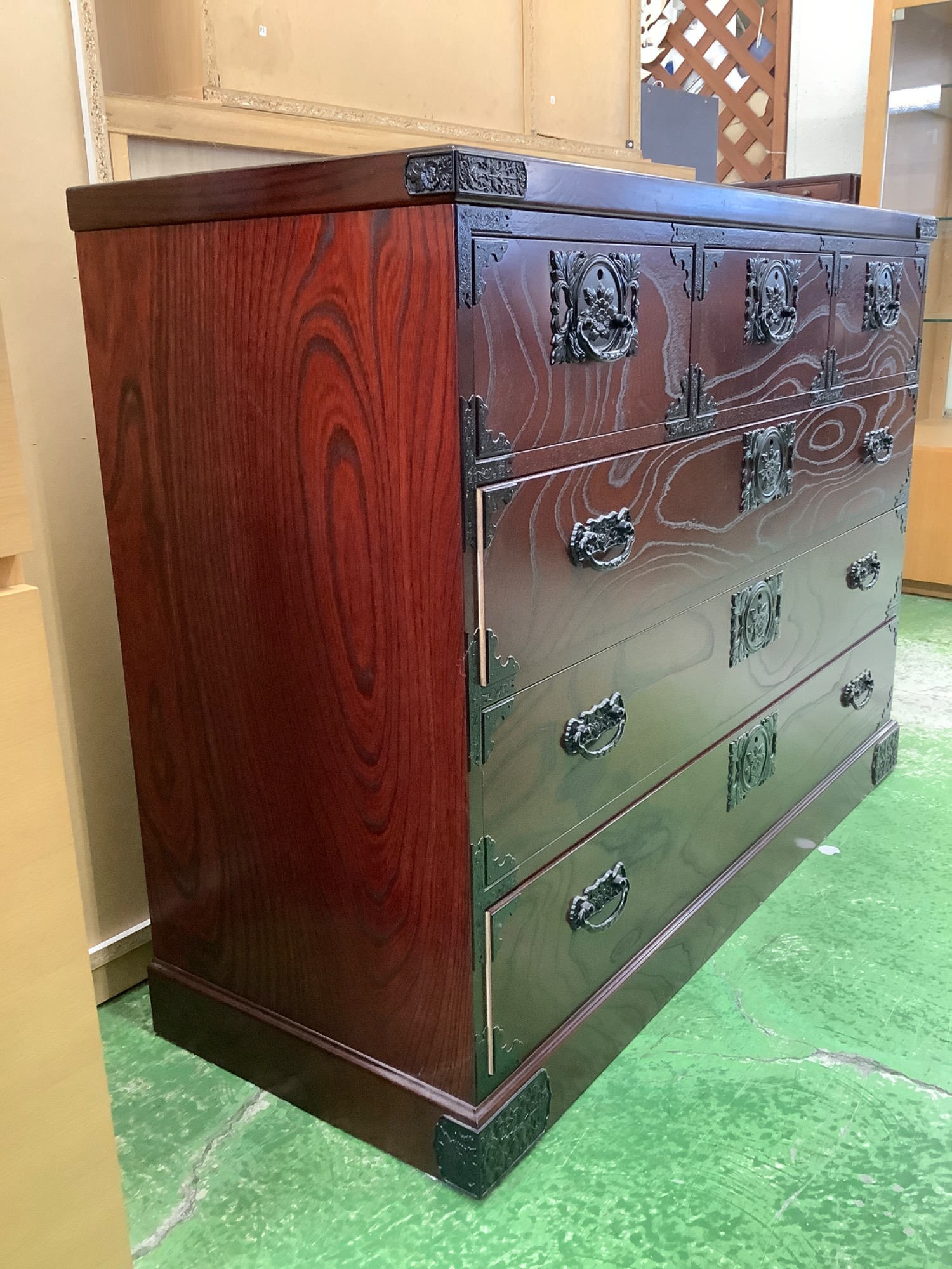 買取入荷しました！】飛鳥民芸の欅箪笥のご紹介☆｜2024年09月05日