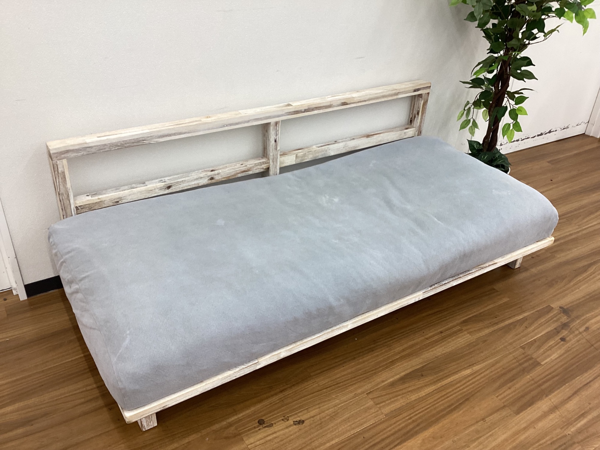 お値段見直しました！ unico（ウニコ） LANA 3人掛けソファのご紹介