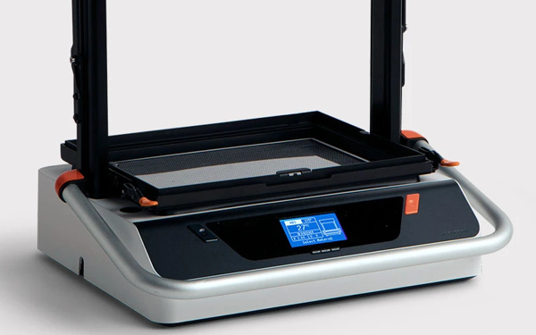 Vaquform DT2 | デスクトップサイズ 真空成形器 | 海外ハードウェアの