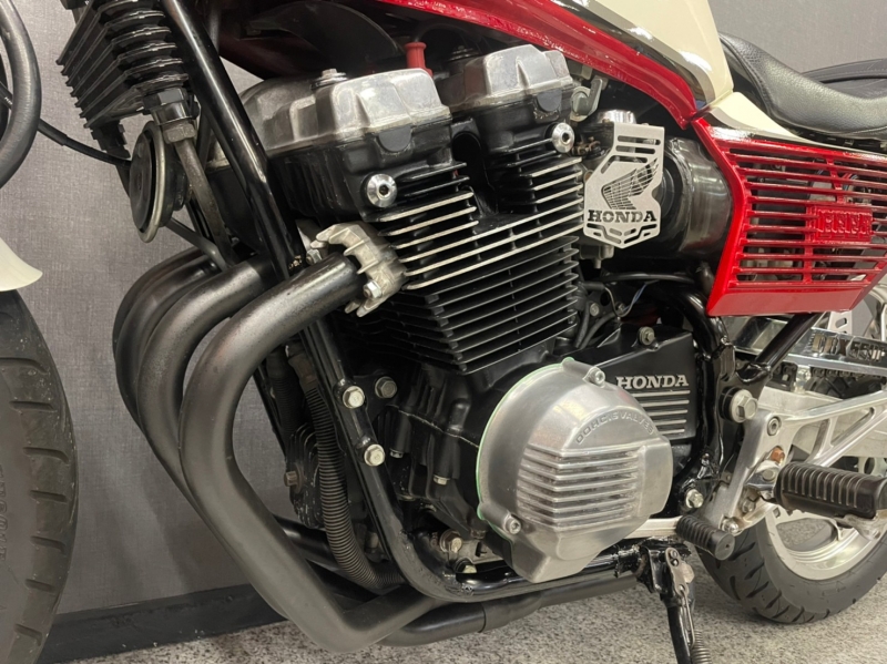 CBX550F Ⅱ型白/赤BEET外装 ☆特選車☆｜SOLD OUT｜旧車・絶版バイク