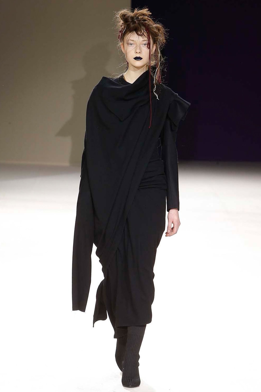 AUTUMN / WINTER 2019-20 | Yohji Yamamoto (ヨウジヤマモト) Official