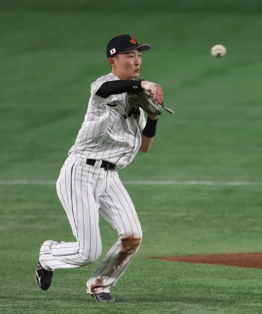 WBC:WBC侍ジャパン源田壮亮、久しぶりの出場で四球選んですかさず二