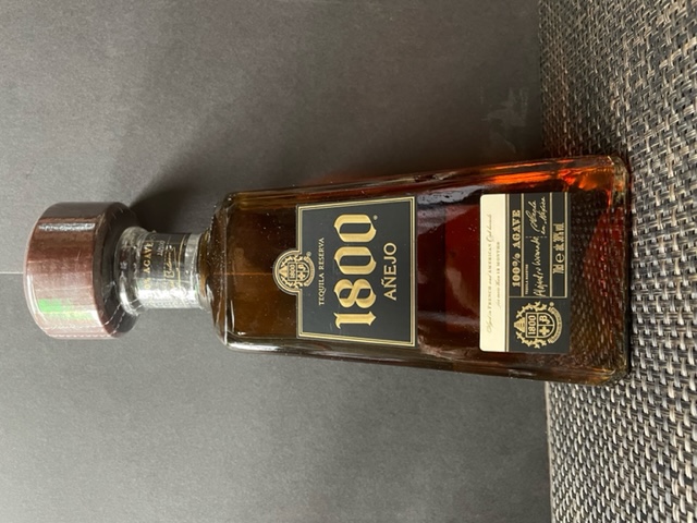 特価 クエルボ1800アネホ 並行 700ml Alc38％ - 有限会社ヤギ・リカーズ