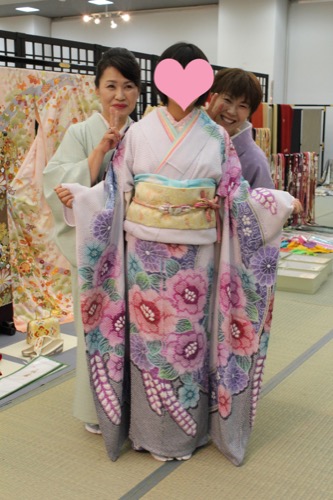 絞り好きにはたまらない！「藤娘きぬたや」のすべてが揃うのは「京裳苑