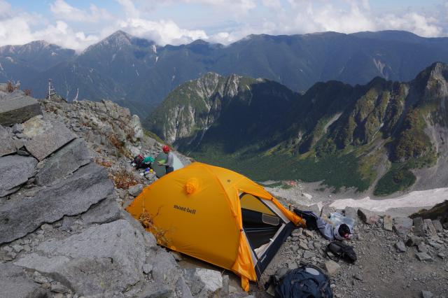 モンベルの「テント」でユーザーに人気なのは○○の2型。ツェルトも