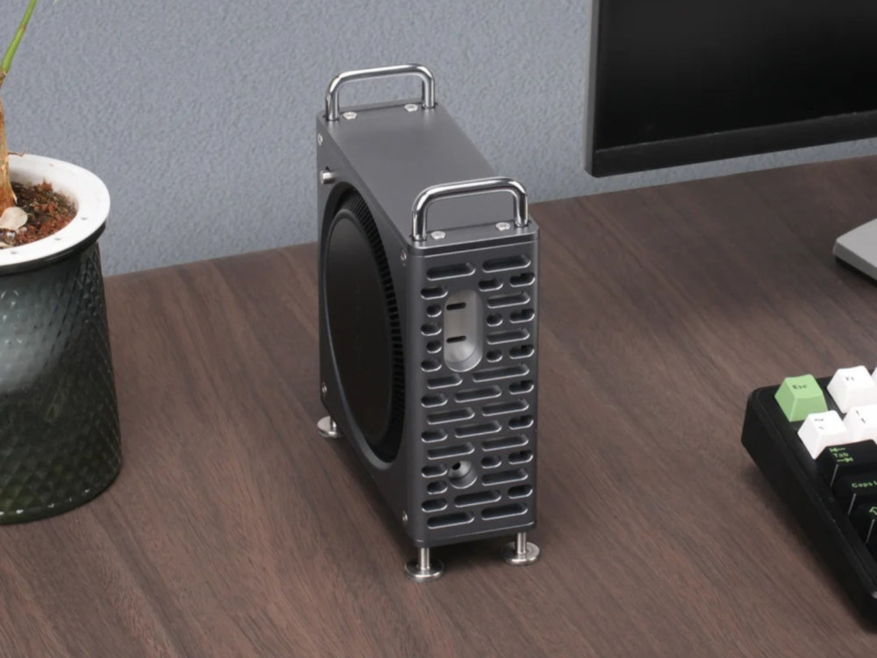 Mac mini M4 cooling case transforms it into a miniature Mac Pro