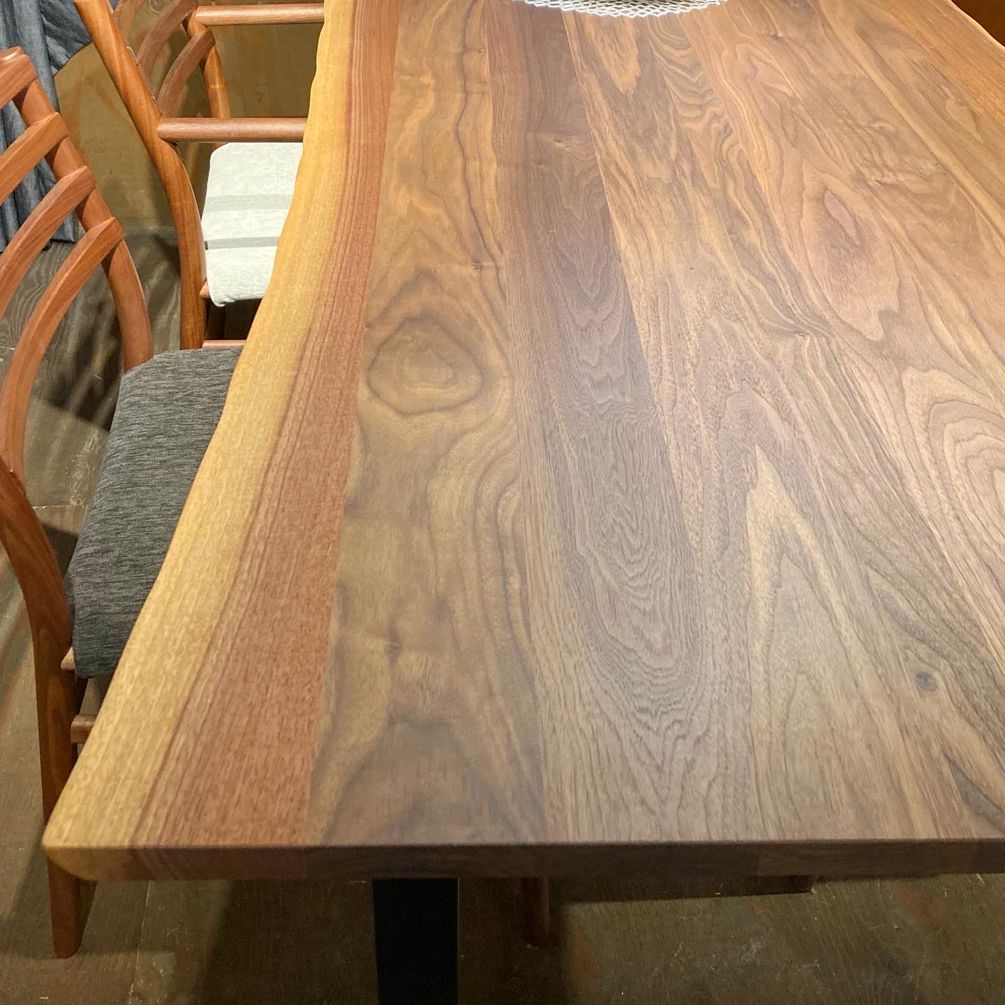 ダイニングテーブル ワイルドウッド ライブエッジ – 商品カタログ