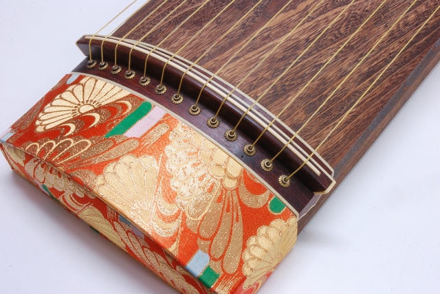 送料込 お琴 爪 琴柱 蒔絵 文化琴 和楽器 弦楽器 13弦 伝統楽器 カバー