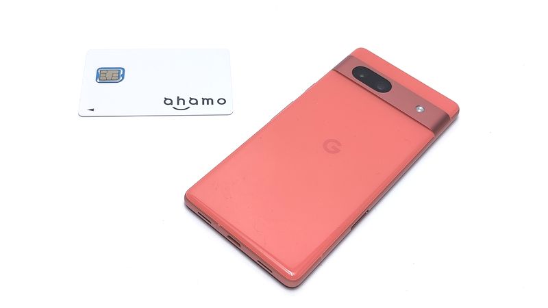 SIMフリー版「Google Pixel 7a」実機に「ahamo」SIMを挿したらすぐ