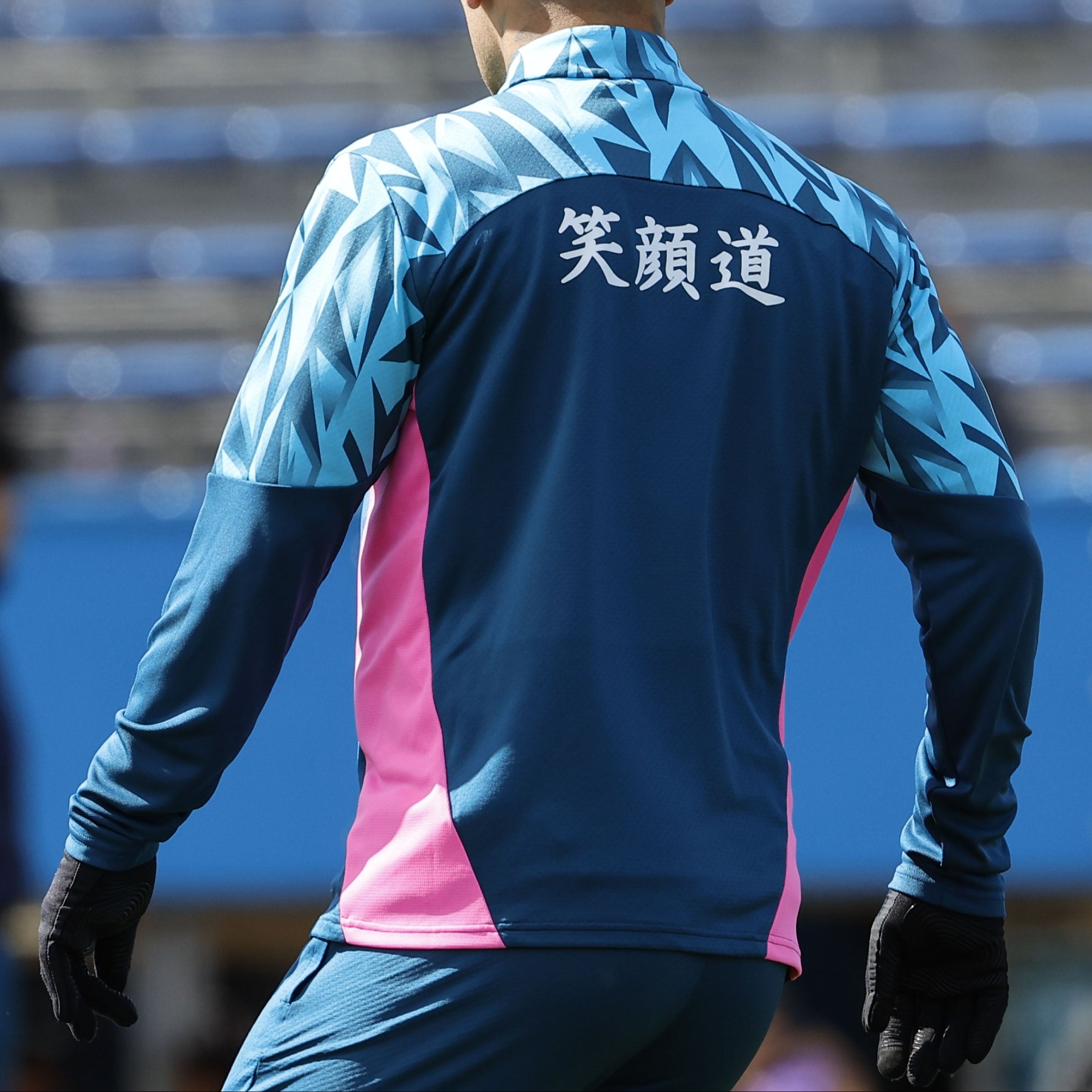 2024公式戦アップ1/4ジップトップ | 横浜FC・公式オンラインストア