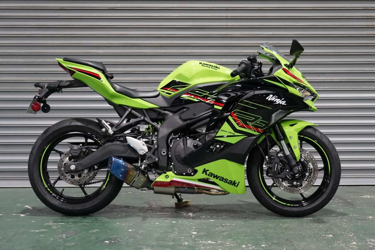 トリックスター】ZX-4Rダウンフルエキゾーストマフラーの開発決定