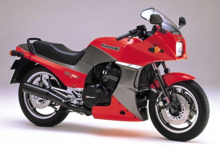 カワサキ、通常の3倍速そうな「Z650 50周年モデル」を海外で発表