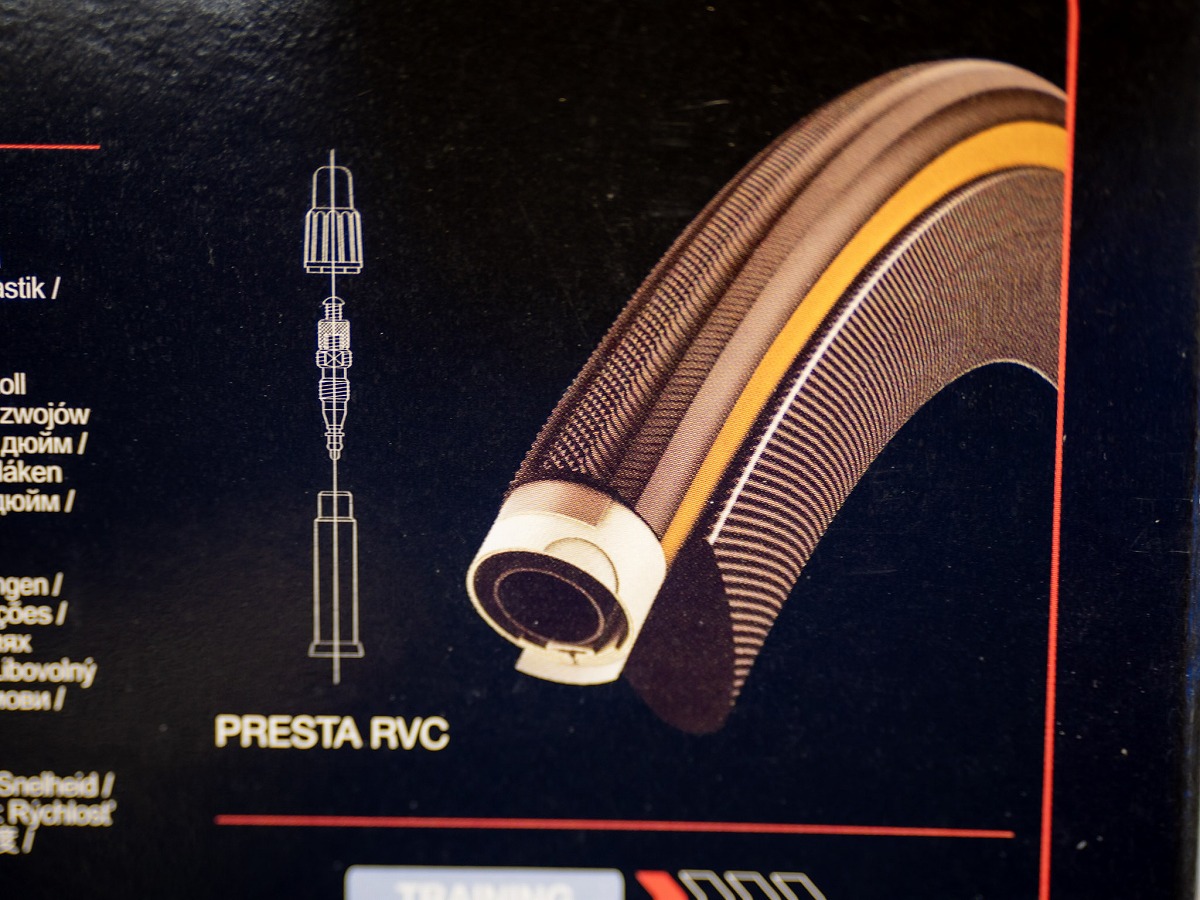 商品入荷】安価でトレーニングに適したVITTORIAチューブラータイヤ