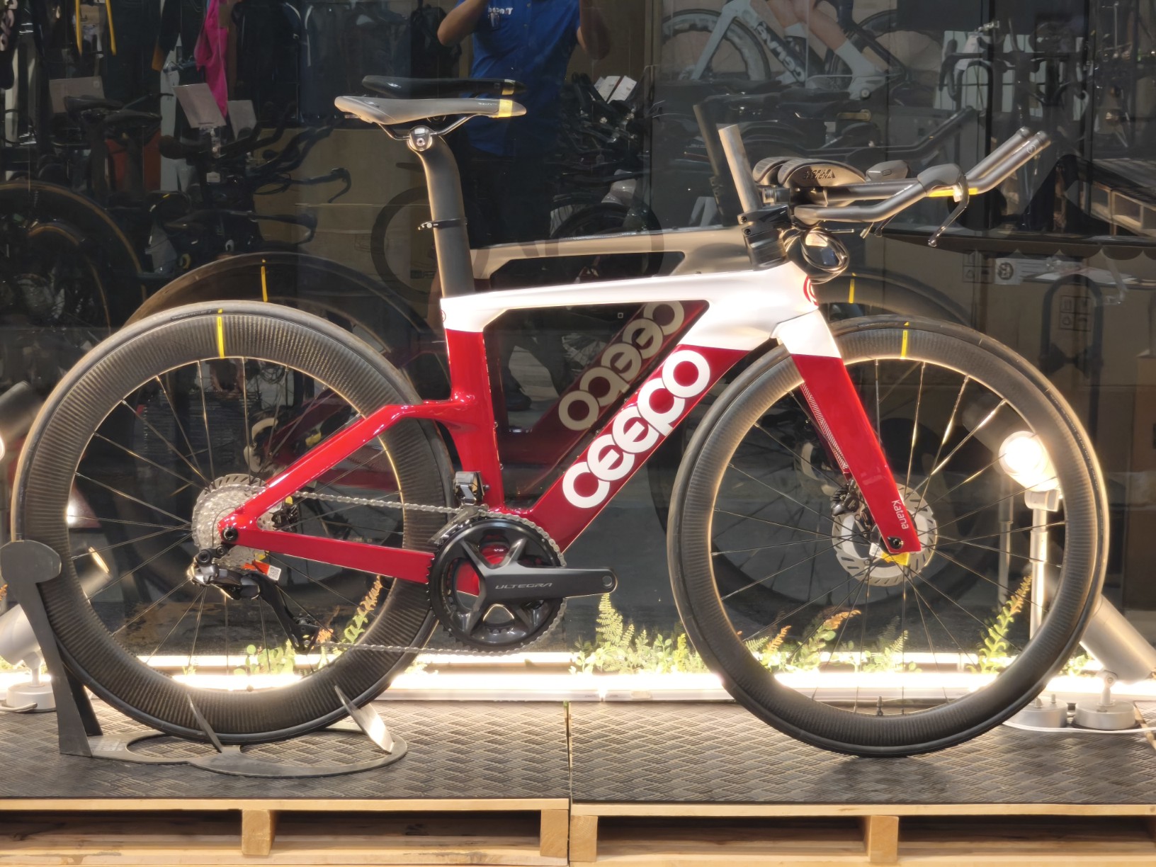 CEEPO】超軽量バイク”KATANA”が限定特価になっています！！アルテグラ