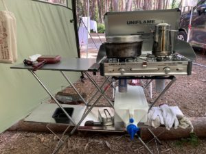 自宅のように ユニフレームキッチンスタンドII – 残念キャンプで