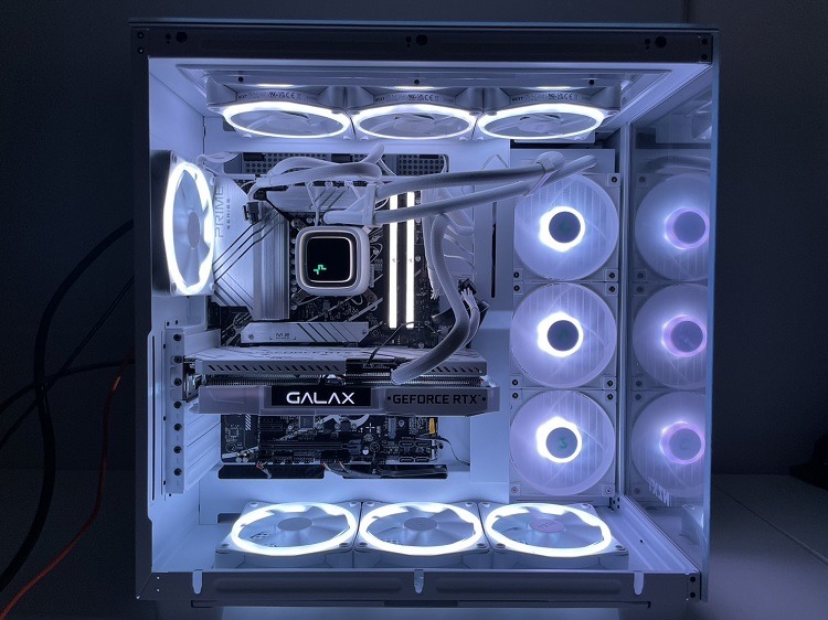 白色のゲーミングPCを自作してみた！画像付きで組み立て方を解説【2026