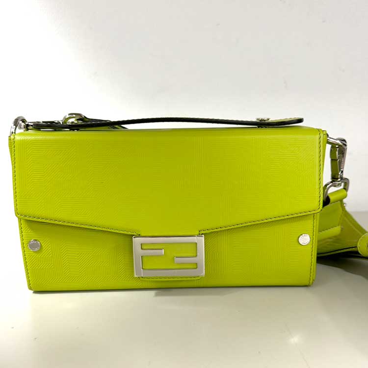 フェンディ バゲット ソフトトランク ネオングリーン レザー 7VA565の