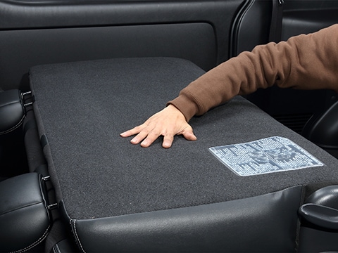 ハイエース200系 専門店 ユーアイビークルのハイエース セカンドシート