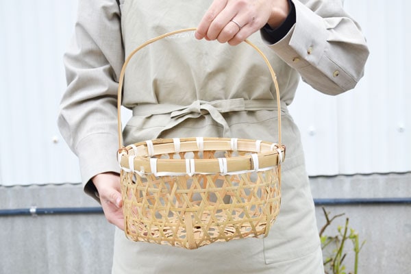 お買い得SALE❗️】手編みの竹製の手籠 底上げしてある通気性の良い