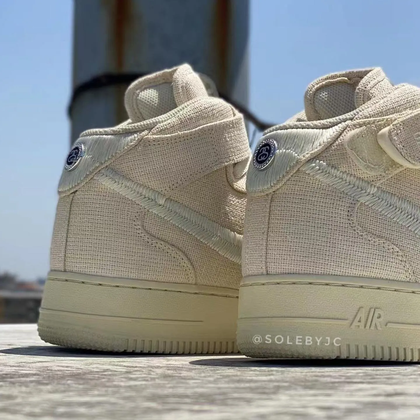 STUSSY × NIKE AIR FORCE 1 MID FOSSIL STONEが2022年に海外発売予定