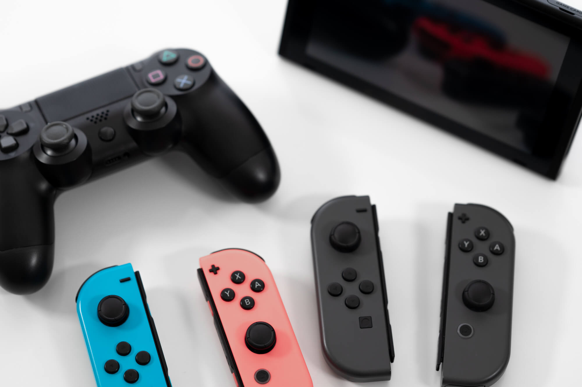 Nintendo Switchのジョイコンが反応しない原因とは？対処方法や修理が