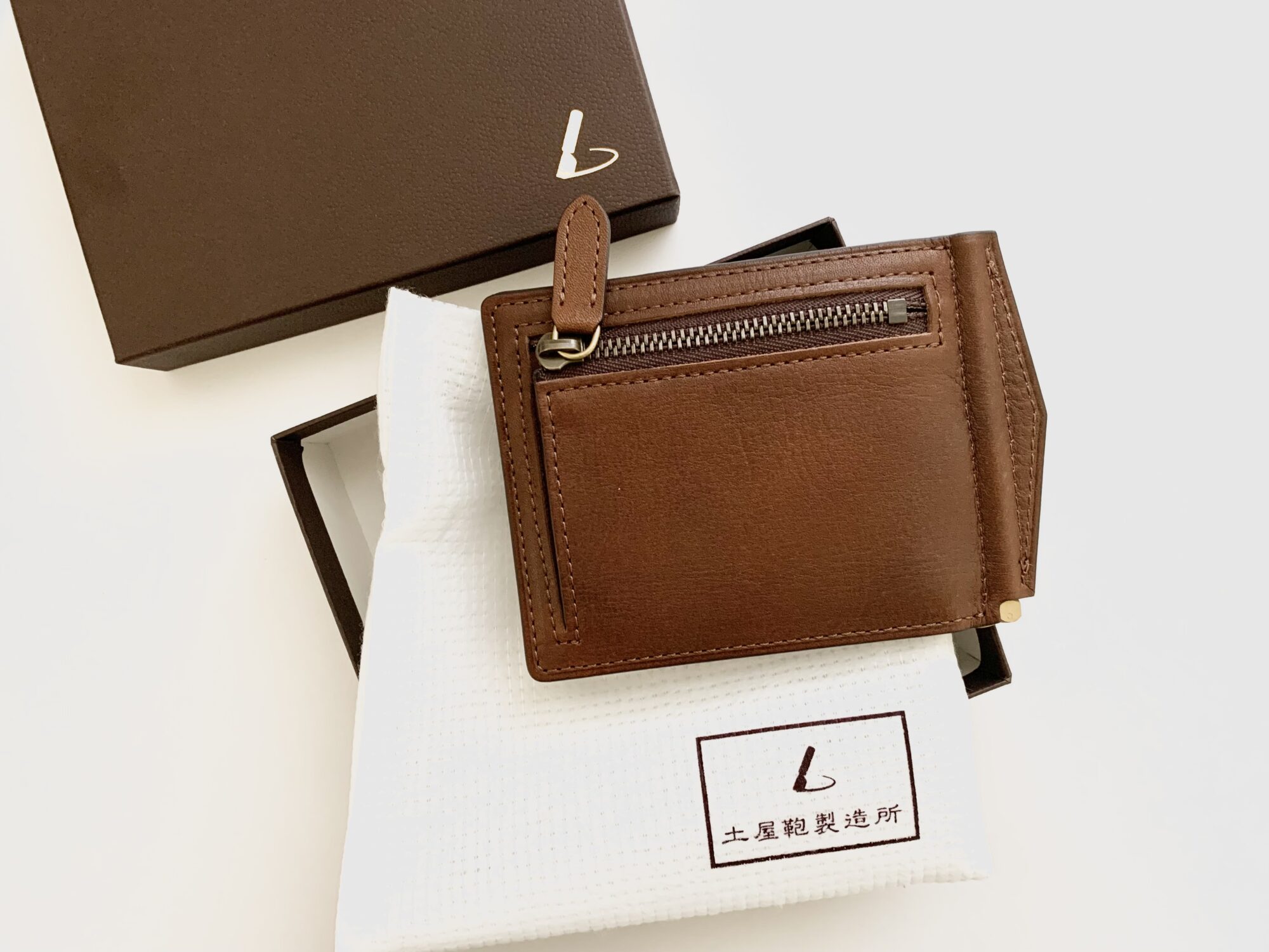 薄くて収納力のあるマネークリップはこれが正解「土屋鞄製造所