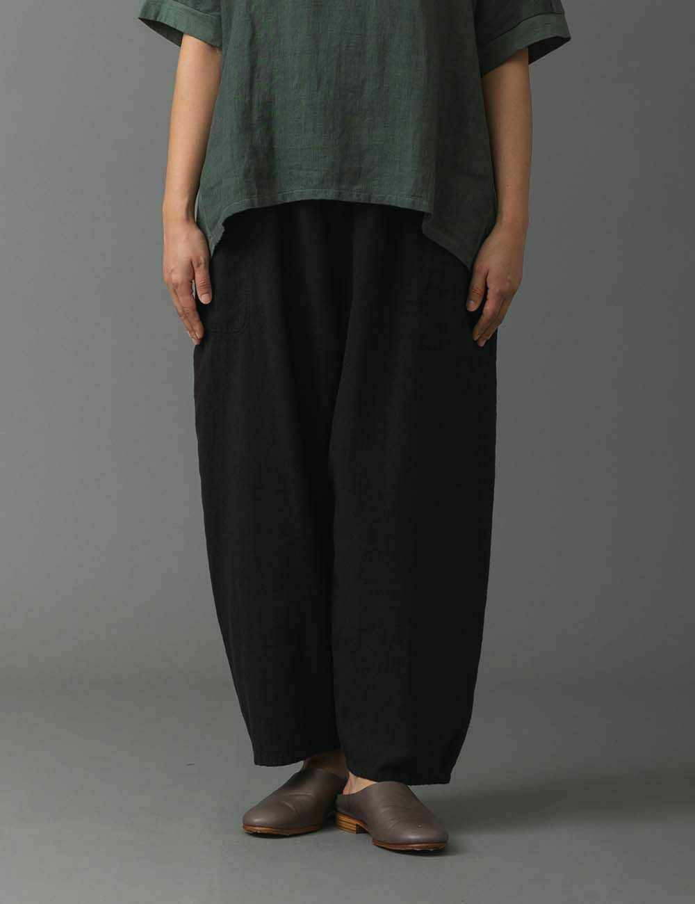 綿麻梨地織パンツ山芹（やませり） | 石見銀山 群言堂オンラインストア