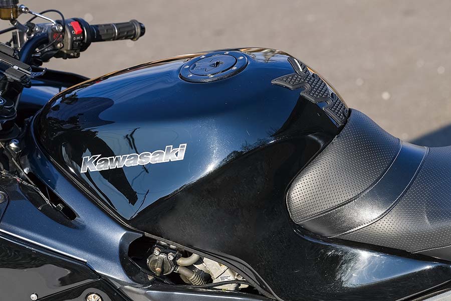 K-2プロジェクト ZX-11（KAWASAKI ZX-11） | ヘリテイジ＆レジェンズ