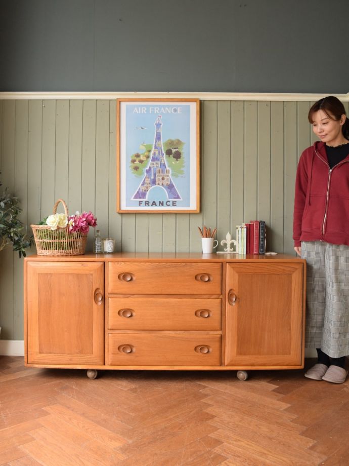 ERCOL（アーコール）のサイドボード、イギリスから届いたビンテージ
