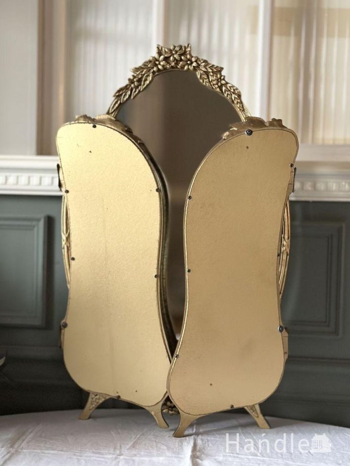 フランスのから届いたアンティークの三面鏡、装飾が優雅なアンティーク