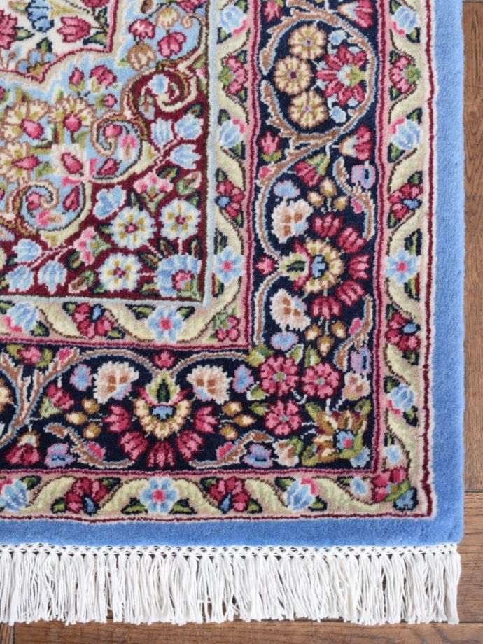 色使いがおしゃれなケルマンのペルシャ絨毯、細かく手結びされたお花
