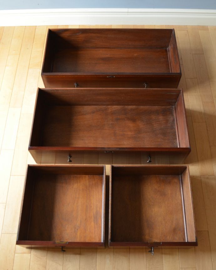 クラシックなデザインのチェスト、英国輸入のアンティーク家具(k-1476