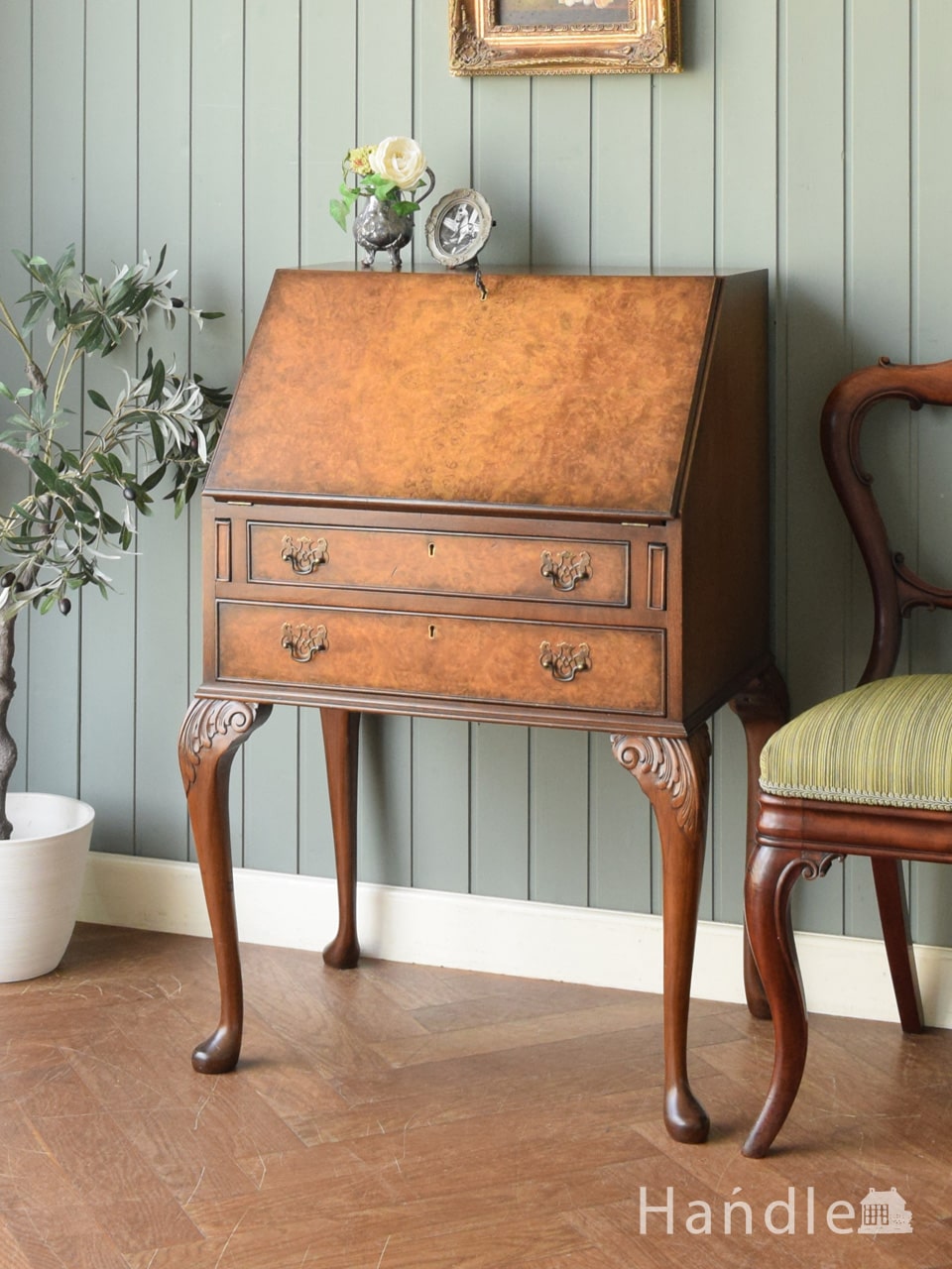 イギリスのアンティーク家具、どっしりした重厚なライティング