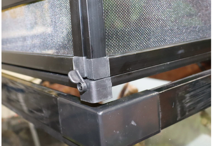 当社オリジナルケージ専用に作られたメッシュケージ乗せるだけで