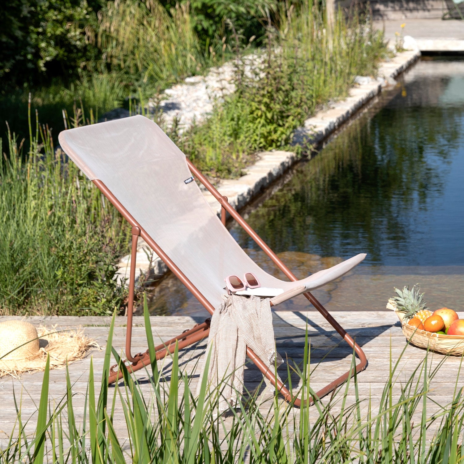 リクライニング機能付きデッキチェア – HATCH