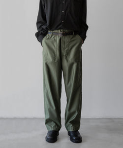 INTÉRIM/インテリム】GIZA BACK SATIN BAKER PANTS - OLIVE | 公式通販