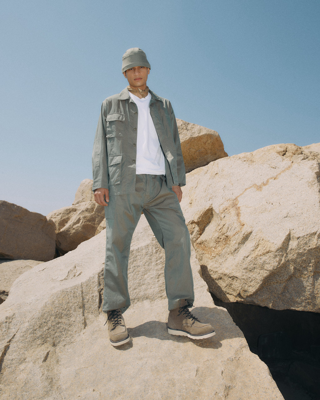 POST O'ALLS、エキゾチックなフレンチツイルとミリタリーデザイン融合