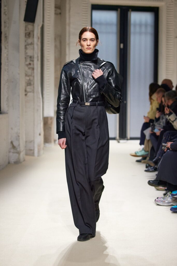 Auralee_fw25_runway_press_look