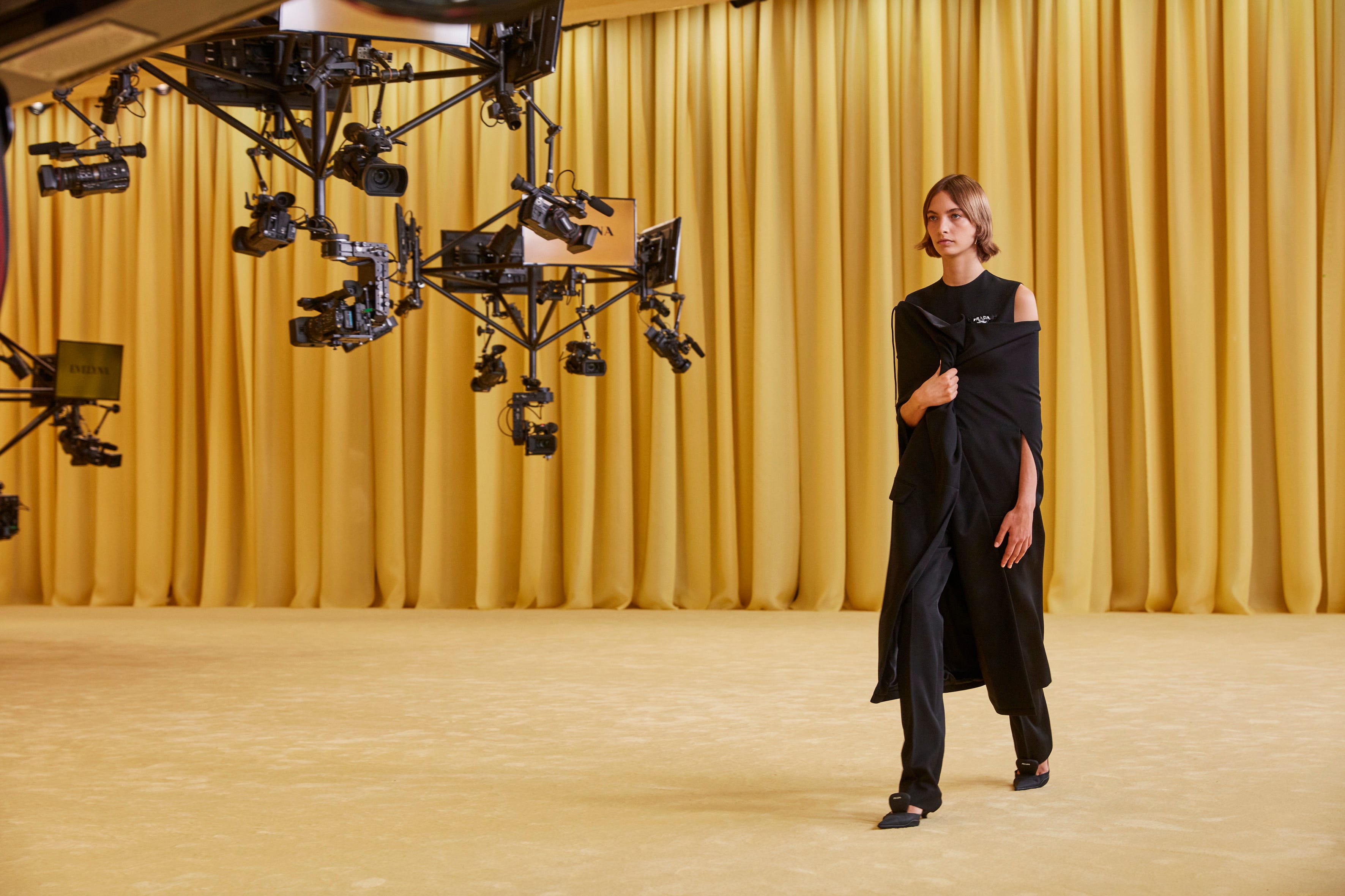 prada-ss21-w-show-image-07-