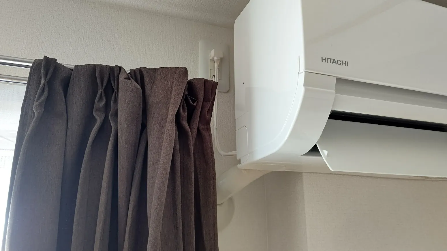 大津市F様団地へ日立6畳用｜エアコン取り付けの業者は廣田電気へお