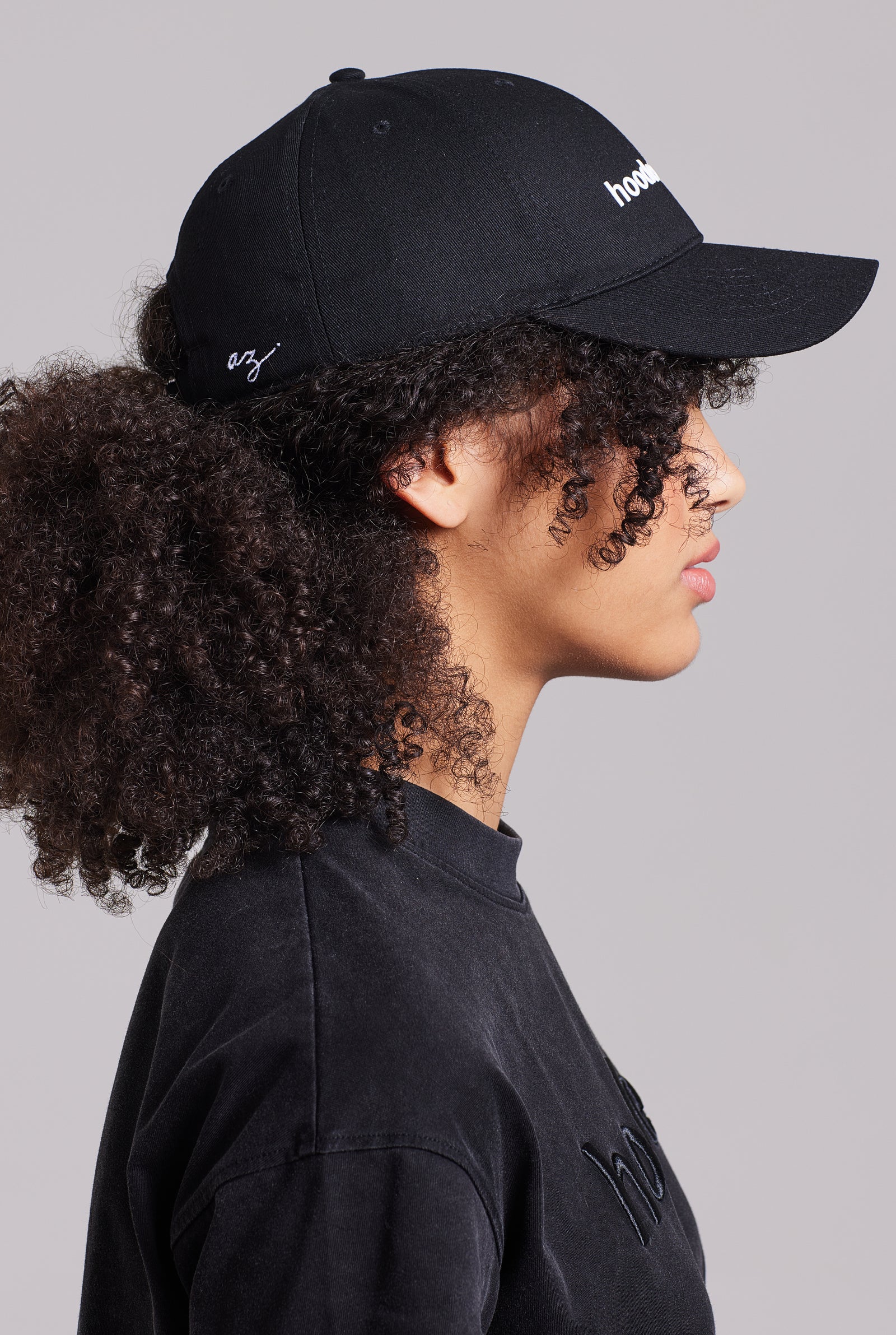 LOGO CAP ONYX – hooded staff.