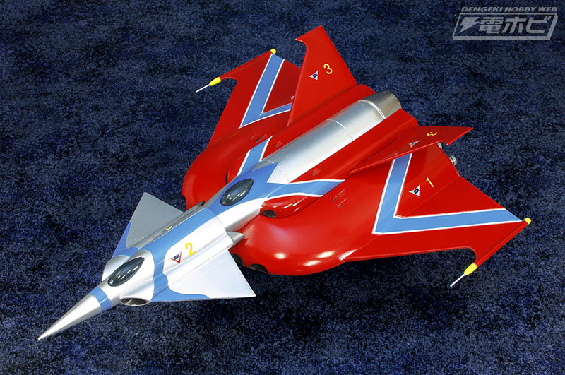 ミラーマン』の特撮メカ・ジャンボフェニックスが登場！合体・分離機構