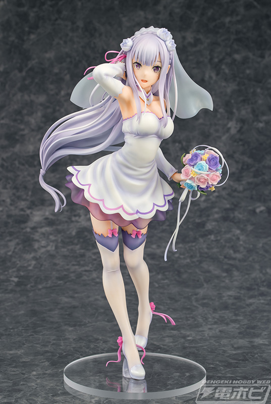 清楚さを強調したドレスや幸せそうな笑顔が可愛い！『Re:ゼロから