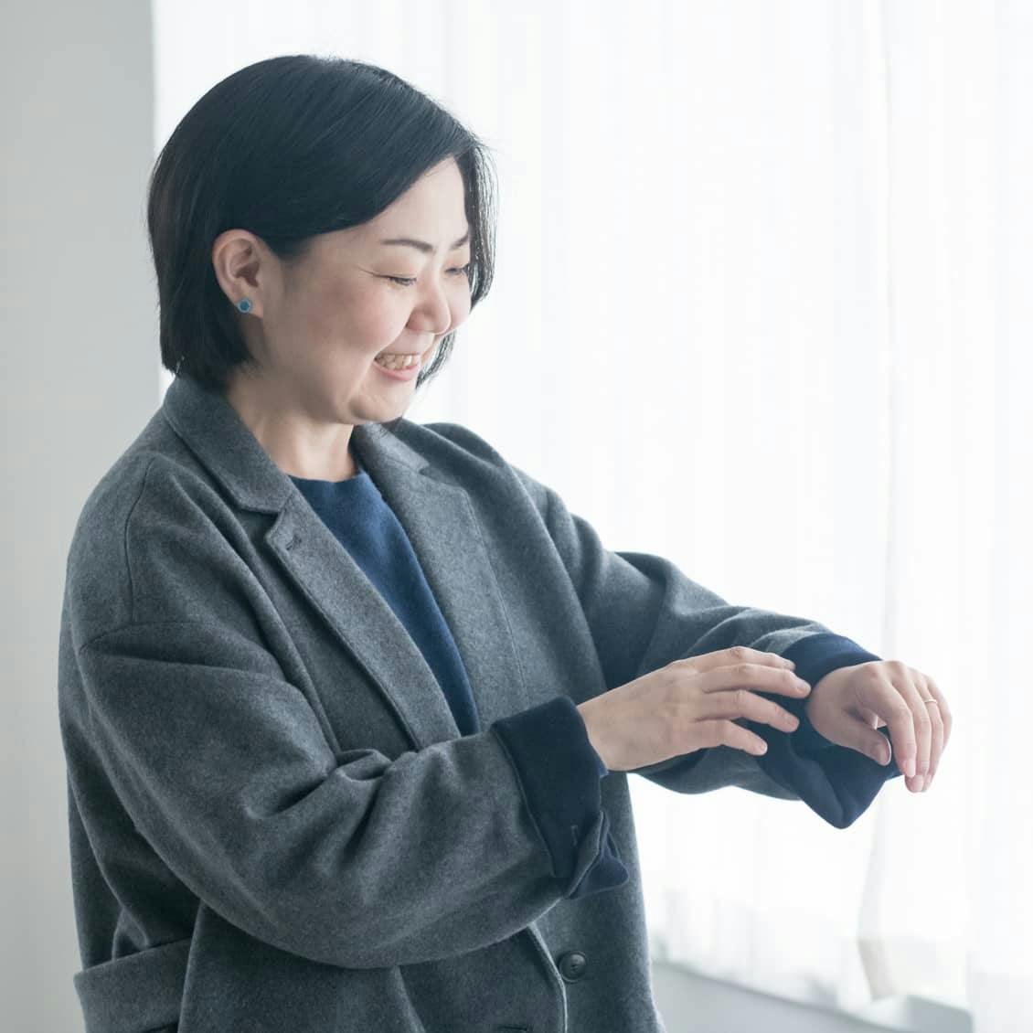 着用レビュー】着こなし自由自在！3WAYアレンジ襟の「かろやか