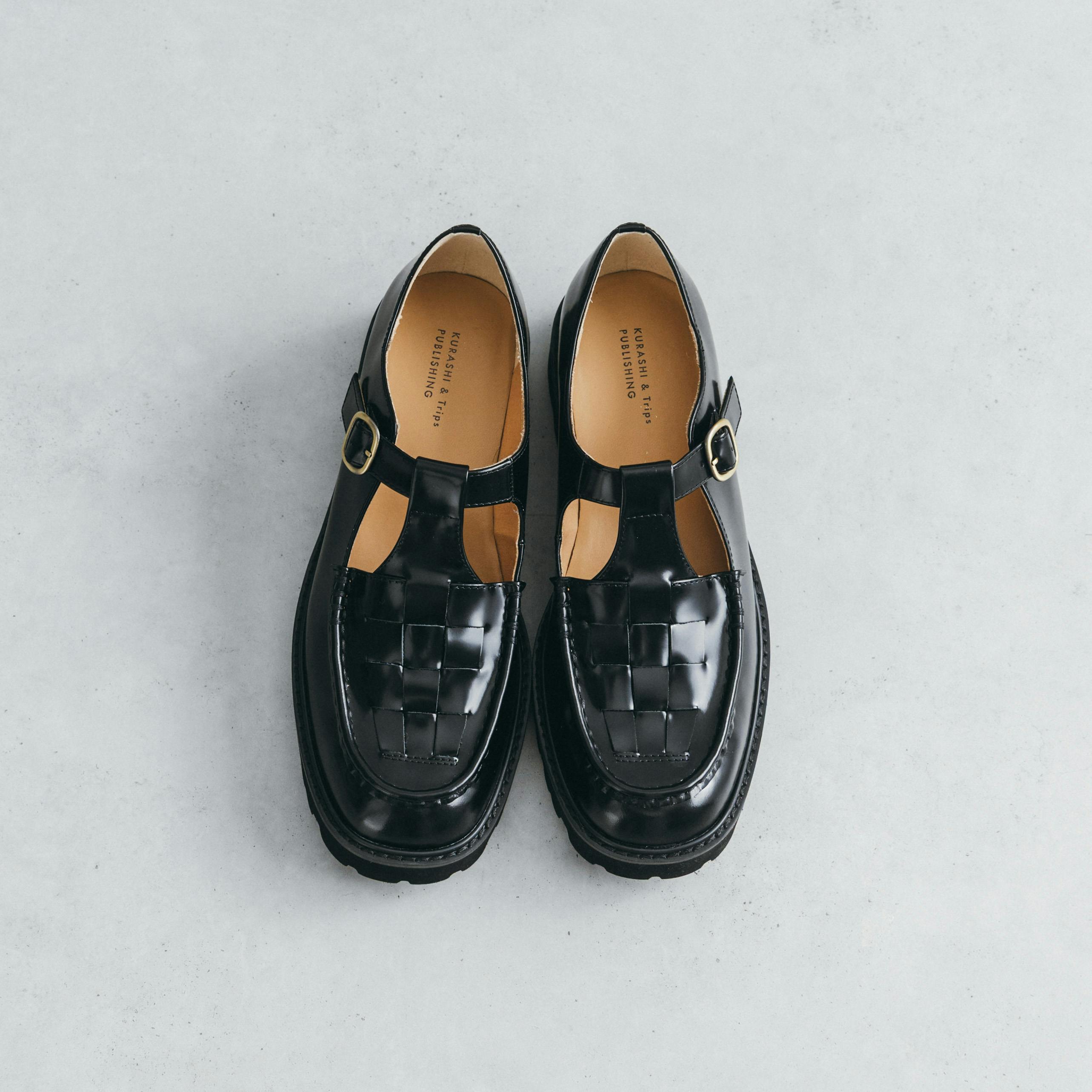 つま先踊る、大人の相棒」こだわりソールのTストラップシューズ / 牛革