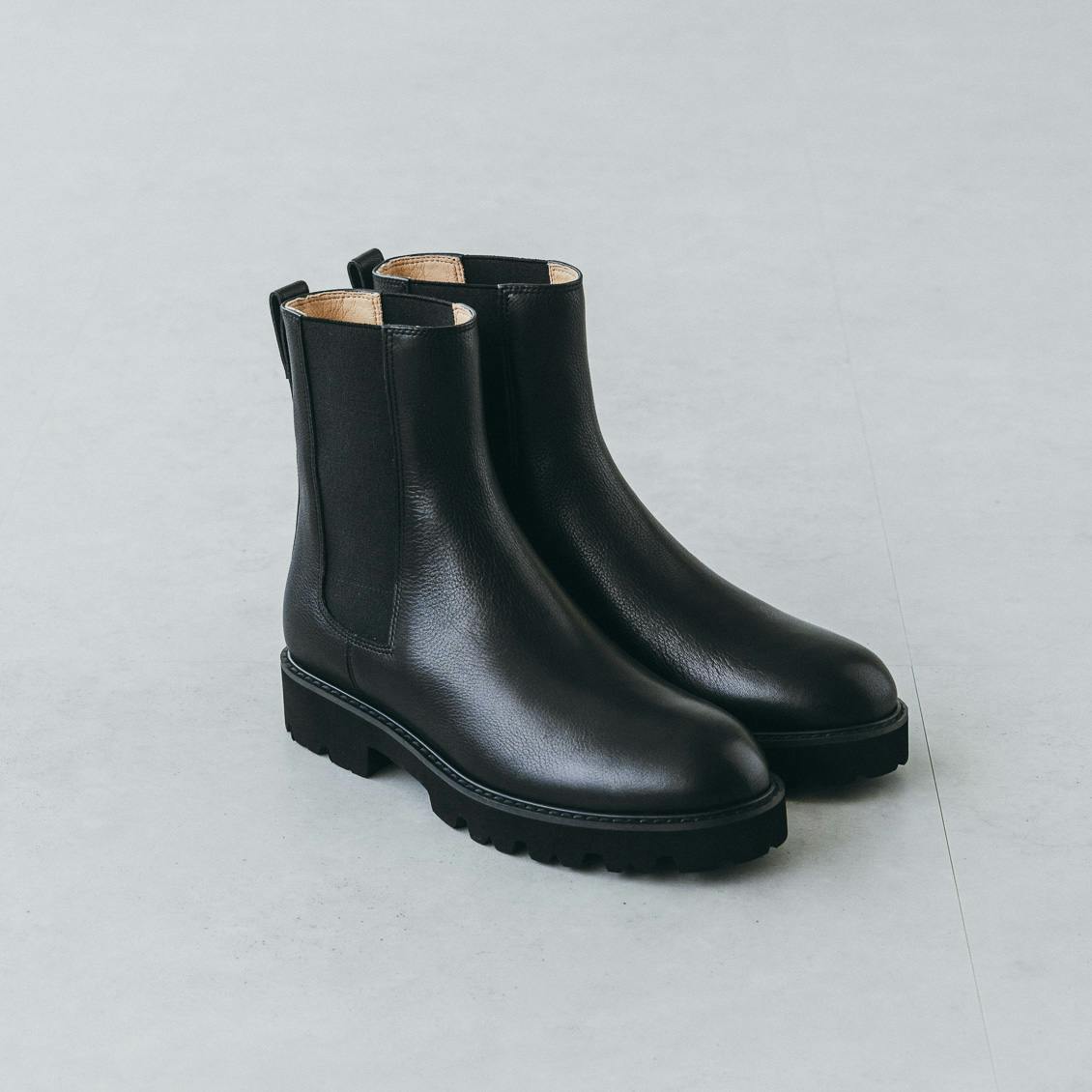 KURASHI&Trips PUBLISHING /「品よく、軽やかに」こだわりソールの