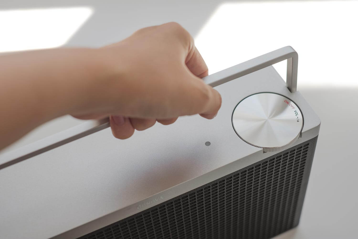 GENEVA Touring M Bluetoothスピーカー ホワイト 希少 GENEVA Touring