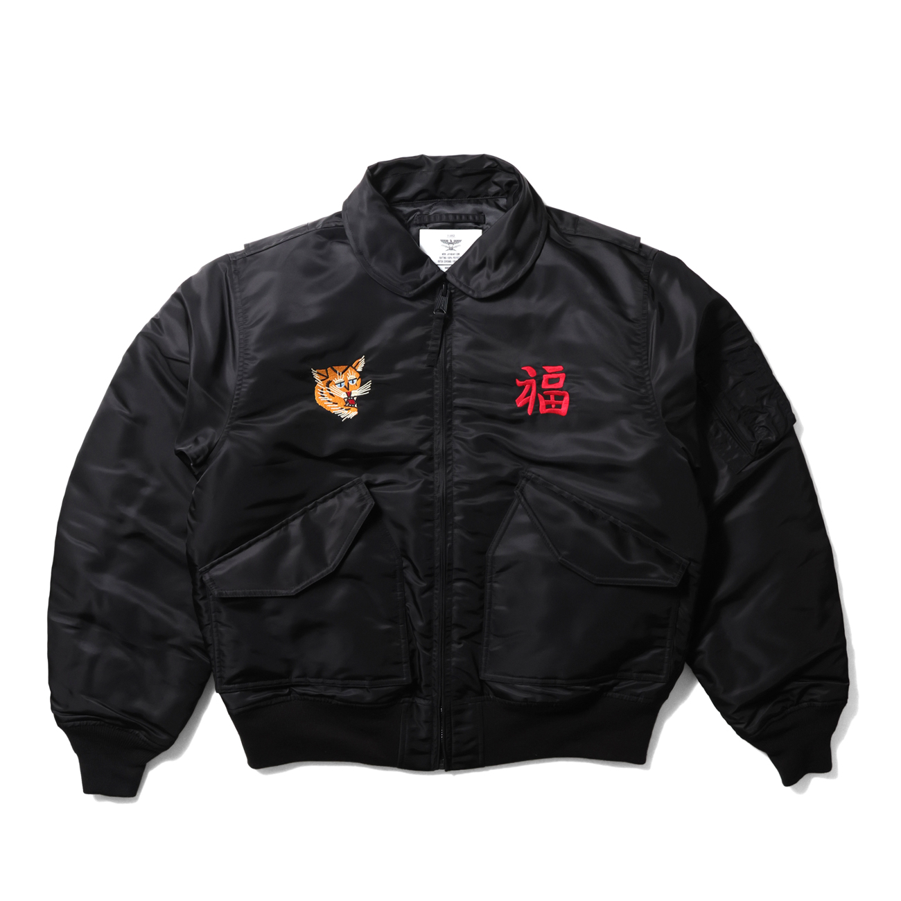 肉厚なヘビーナイロンツイルを使用した、刺繍カスタム『CWU-45/P