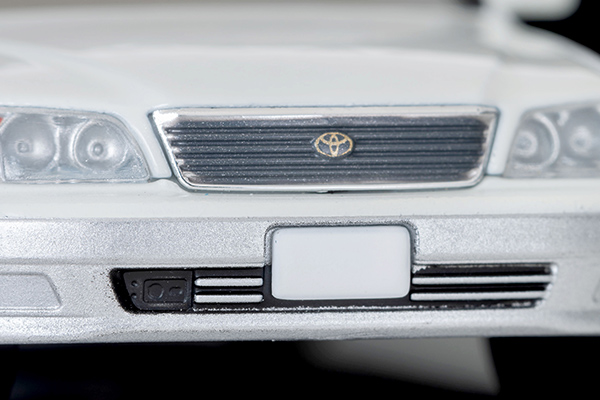 1/64 トヨタ セルシオ C仕様 Fパッケージ（パールホワイト/銀）97年式